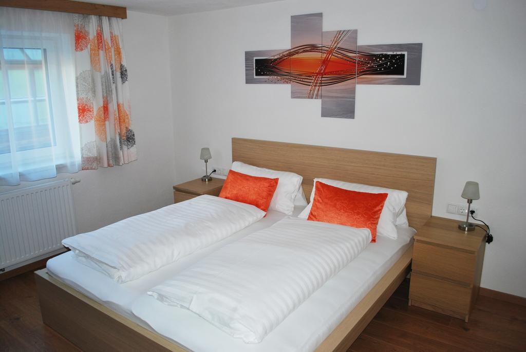 Ferienwohnung Nuener Grins ภายนอก รูปภาพ