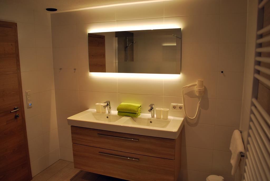 Ferienwohnung Nuener Grins ภายนอก รูปภาพ